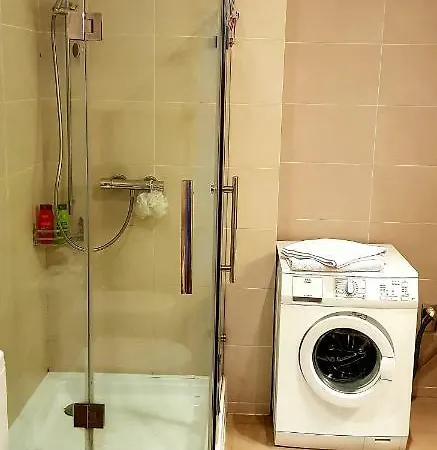 Exceptional Uzupis Bridge 3 Bedroom Wilna