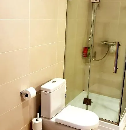Exceptional Uzupis Bridge 3 Bedroom Lägenhet Vilnius